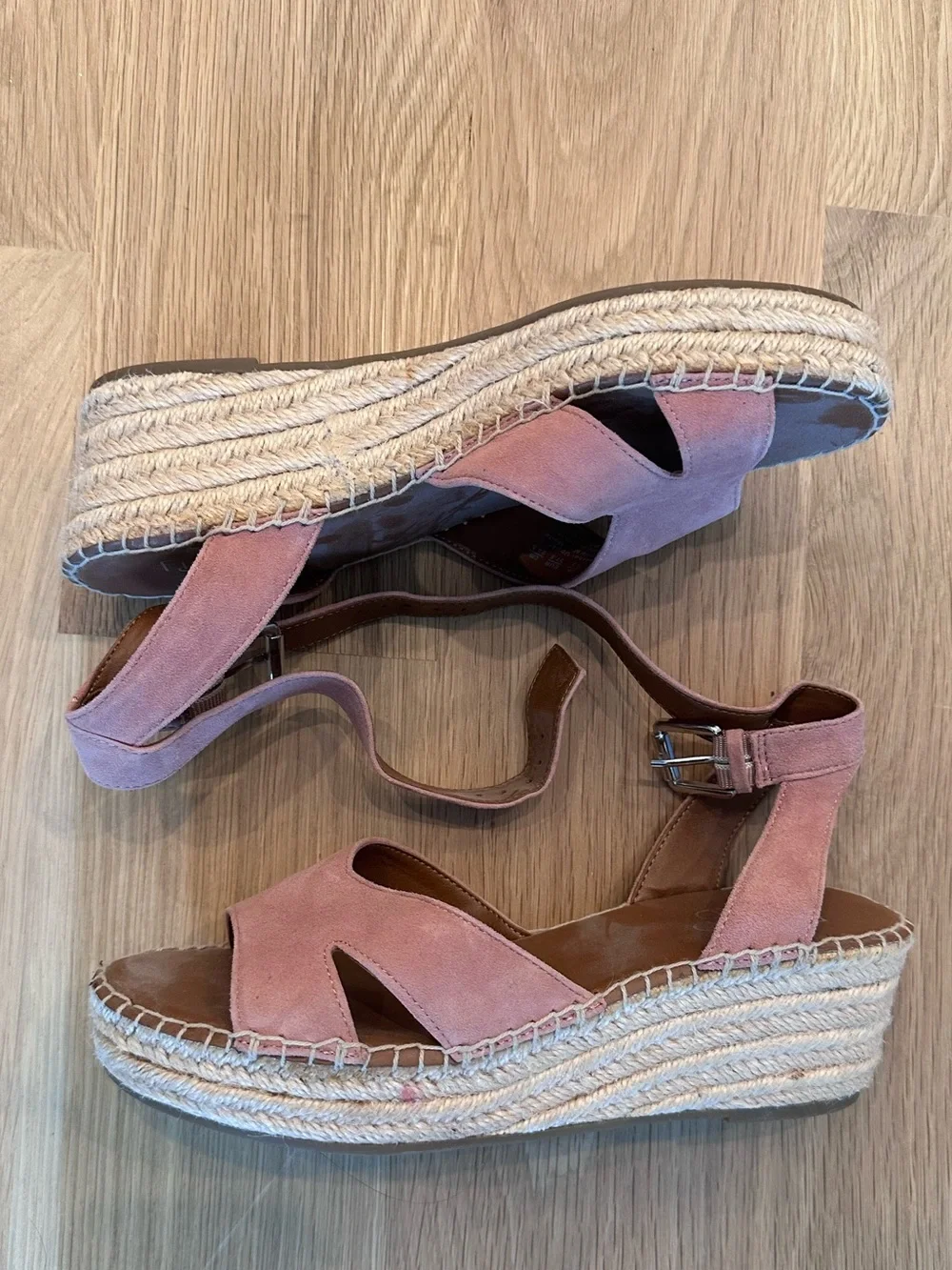 NWT Franco Sarto Ankle-Strap Sandals in Dusty Pink